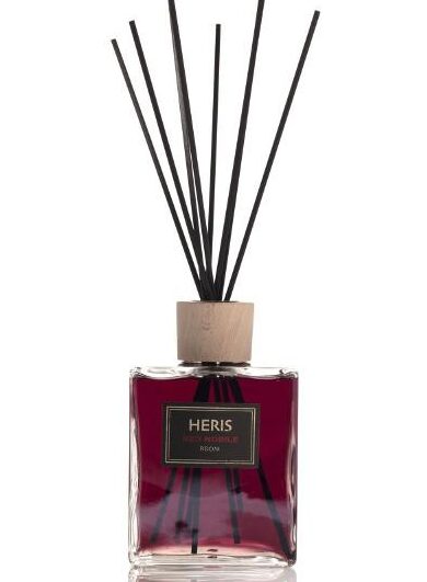 Heris Room Red Nobile